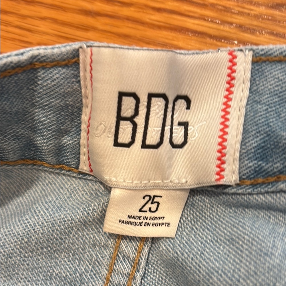 BDG Ozzy Loose Jeans from Urban Outfitters - Picture 5 of 6